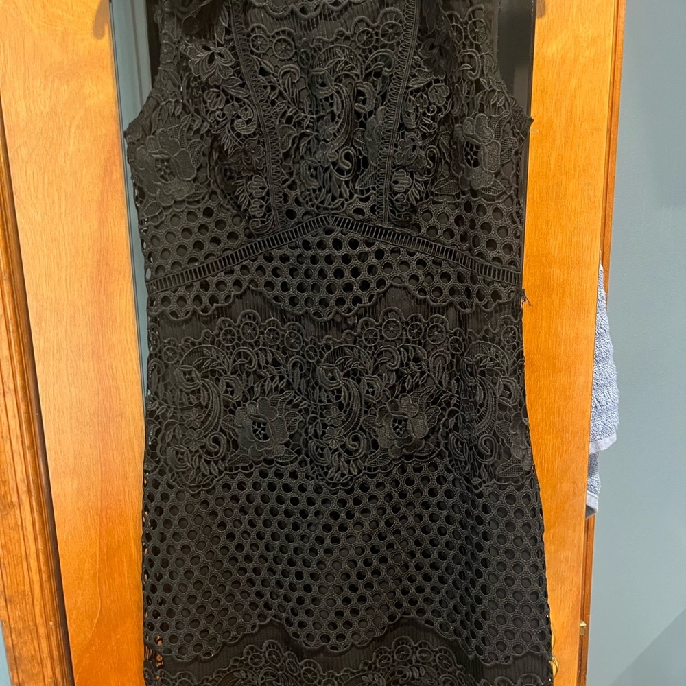 Shoshanna Elegant Black Crochet Midi Dress - Picture 2 of 11